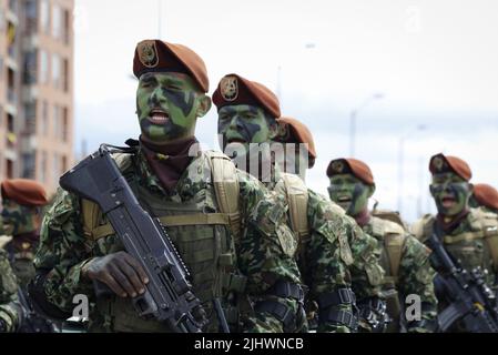 Bogota, Colombie. 20th juillet 2022. Les commandos spéciaux de l'armée colombienne marchent pendant les 212 ans d'indépendance du défilé militaire colombien à Bogota, Colombie, 20 juillet 2022. Photo par: Juan Angel/long Visual Press crédit: Long Visual Press/Alay Live News Banque D'Images