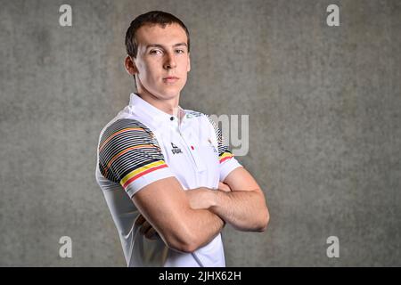 Sibren Peters pose lors d'un exercice de renforcement d'équipe pour les athlètes participant au Festival olympique de la jeunesse européenne d'été 2022 (EYOF), le mercredi 20 juillet 2022 à Louvain-la-Neuve. Le FEJ 2022 aura lieu à Banska Bystrica, Slovaquie, du 24 au 30 juillet. BELGA PHOTO DIRK WAEM Banque D'Images