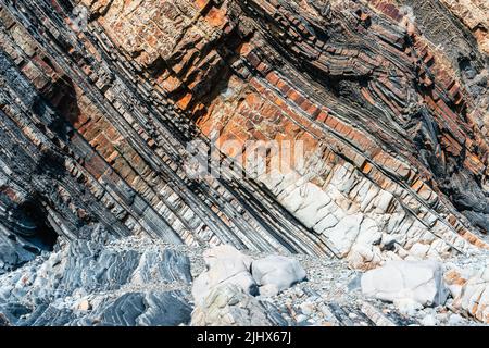 Cliff Layers, plage de Sandmouth Bay, National Trust, Bude, Cornwall, Angleterre Banque D'Images