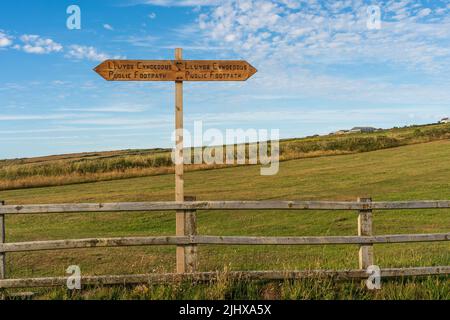 bilingue gallois anglais panneau d'information public lecture sentier public Banque D'Images
