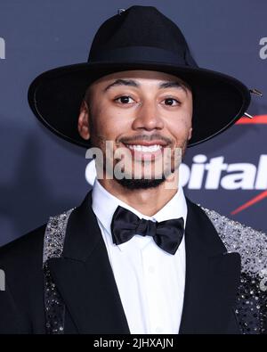 Hollywood, États-Unis. 20th juillet 2022. HOLLYWOOD, LOS ANGELES, CALIFORNIE, États-Unis - JUILLET 20 : le terrain de base-ball professionnel américain pour les Dodgers de Los Angeles de la ligue majeure de baseball Mookie Betts arrive aux EPPY Awards 2022 qui se tiennent au Dolby Theatre on 20 juillet 2022 à Hollywood, Los Angeles, Californie, États-Unis. (Photo de Xavier Collin/image Press Agency) Credit: Image Press Agency/Alay Live News Banque D'Images