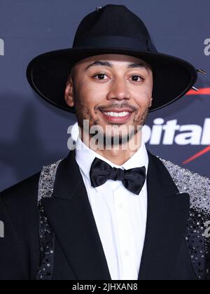 Hollywood, États-Unis. 20th juillet 2022. HOLLYWOOD, LOS ANGELES, CALIFORNIE, États-Unis - JUILLET 20 : le terrain de base-ball professionnel américain pour les Dodgers de Los Angeles de la ligue majeure de baseball Mookie Betts arrive aux EPPY Awards 2022 qui se tiennent au Dolby Theatre on 20 juillet 2022 à Hollywood, Los Angeles, Californie, États-Unis. (Photo de Xavier Collin/image Press Agency) Credit: Image Press Agency/Alay Live News Banque D'Images