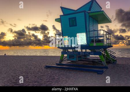 Tour du maître-nageur sur Miami Beach à Sunrise : une vue incroyablement belle Banque D'Images