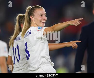 20 juillet 2022 - Angleterre / Espagne - UEFA Women's Euro 2022 - quart de finale - Brighton & Hove Community Stadium Leah Williamson, en Angleterre, célèbre la victoire sur l'Espagne. Crédit photo : © Mark pain / Alamy Live News Banque D'Images