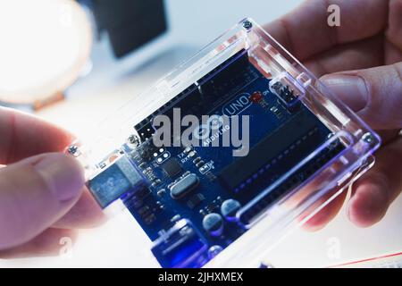 Microcontrôleur intelligent arduino uno concept moderne. Banque D'Images
