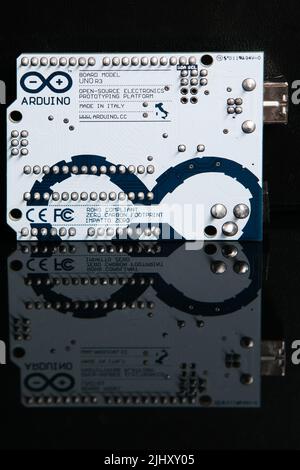 Face arrière de la carte Arduino UNO Banque D'Images