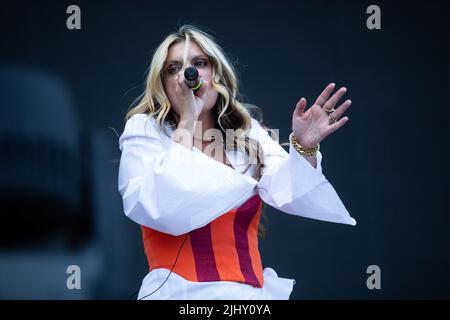 Margherita Vicario en concerto all' Ippodromo Snai di San Siro, Milan. Foto di Davide Merli par www.rockon.it Banque D'Images