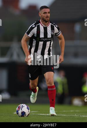 Cleethorpes, Angleterre, 19th juillet 2022. Luke Waterfall de Grimsby Town pendant le match de pré-saison au Blundell Park, Cleethorpes. Le crédit photo devrait se lire: Jonathan Moscrop / Sportimage Banque D'Images