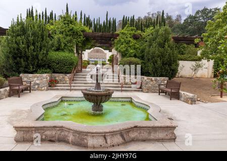 Fontaine dans le jardin, Cesar E. Chávez National Monument, Californie Banque D'Images