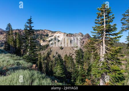 Point de vue le long de la route du parc national volcanique de Lassen, parc national volcanique de Lassen, Californie Banque D'Images