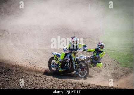 Un événement de motocross dans la région du sud dans le Hampshire, au Royaume-Uni, le jour d'été. Banque D'Images