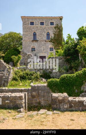 Bar Stari, Monténégro - 5 juin 2022 : bâtiment de la forteresse historique dans la ville de Stari Bar près de la nouvelle ville de Bar. Monténégro, Europe Banque D'Images