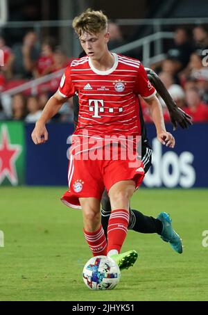 WASHINGTON, DC - JUILLET 20: Le milieu de terrain de Bayern Munich Paul Wanner (14) sur le ballon lors d'un match international amical entre le D.C United et le Bayern Munich, sur 20 juillet 2022, à Audi Field, à Washington, CC. Banque D'Images