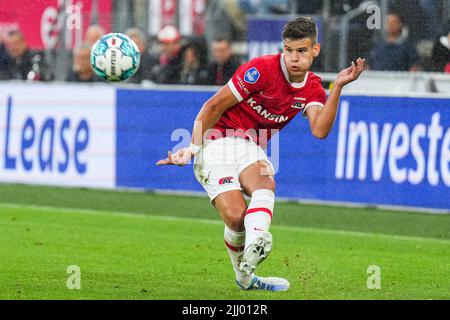 ALKMAAR - Milos Kerkez d'AZ Alkmaar pendant la deuxième chaleur du match de la Ligue de la Conférence entre AZ et FK Tuzla ville au stade AFAS sur 21 juillet 2022 à Alkmaar, pays-Bas. ANP ED DU POL Banque D'Images