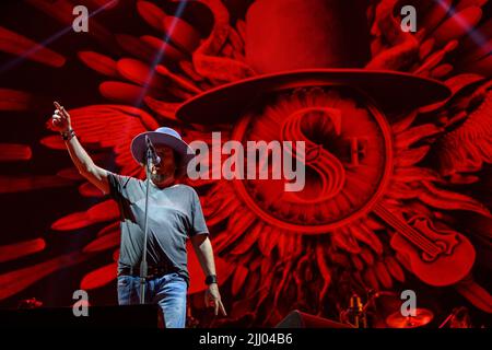 20 juillet 2022, lucques, lucques, Italie: Zucchero se produit en concert devant des milliers de personnes sur les murs de la ville historique de lucques pendant le festival d'été de lucques. (Credit image: © Stefano Dalle Luche/Pacific Press via ZUMA Press Wire) Banque D'Images