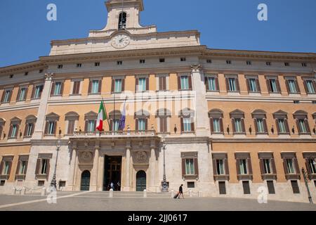 Rome, Italie. 21st juillet 2022. Vue du Palais Montecitorio à Rome, pendant la crise gouvernementale (photo par Matteo Nardone/Pacific Press/Sipa USA) crédit: SIPA USA/Alay Live News Banque D'Images