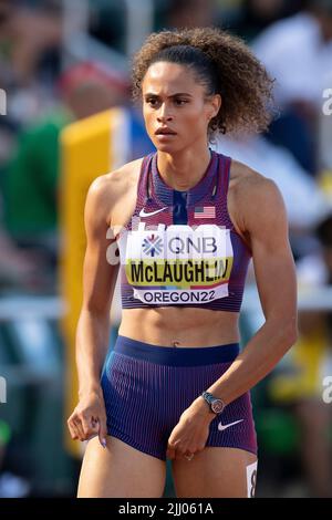 Sydney McLaughlin (États-Unis) en compétition dans les 400m haies féminines le cinquième jour aux Championnats du monde d'athlétisme, Hayward Field, Eugene, Oregon États-Unis Banque D'Images