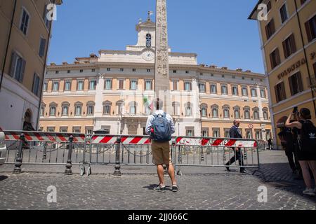 Rome, Italie. 21st juillet 2022. Vue du Palais Montecitorio à Rome, pendant la crise gouvernementale (photo par Matteo Nardone/Pacific Press/Sipa USA) crédit: SIPA USA/Alay Live News Banque D'Images