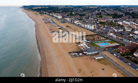 Vue aérienne de Walmer Beach à marée basse en direction de l'ouest vers Kingsdown. Banque D'Images