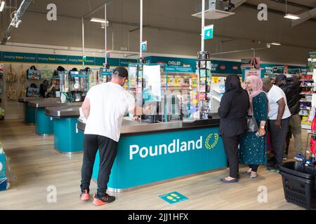 Poundland, Oldbury Green Retail Park, Oldbury, West Midlands Banque D'Images