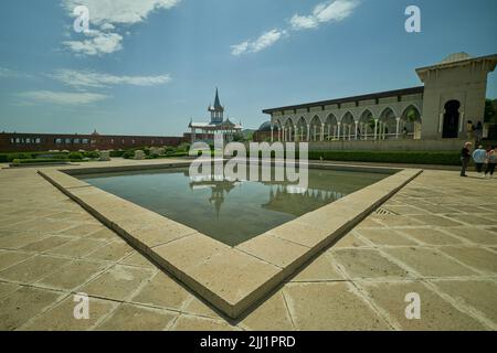 Château d'Akhaltsikhe (Rabati) situé dans la ville d'Akhaltsikhe, dans le sud de la Géorgie. Une des principales attractions de la région de Samtskhe-Javakheti. Banque D'Images