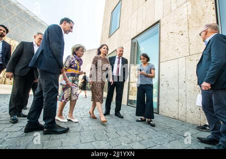 Munich, Bavière, Allemagne. 22nd juillet 2022. La ministre allemande des Affaires étrangères Annalena Baerbock a visité l'Israélite de Munich, Kultusgemeinde, dans le cadre de la tournée Sicherheitsstratégie (stratégie de sécurité) du Foreign Office, pour rencontrer le président Charlotte Knobloch et Mayer Dieter Reiter. (Image de crédit: © Sachelle Babbar/ZUMA Press Wire) Banque D'Images