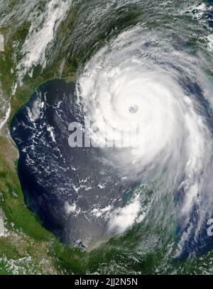 Vue satellite de l'ouragan Katrina, un ouragan de catégorie 5 qui a fait des ravages sur la côte américaine du Golfe, dans la région de la Nouvelle-Orléans, au 29 août 2005. (ÉTATS-UNIS) Banque D'Images