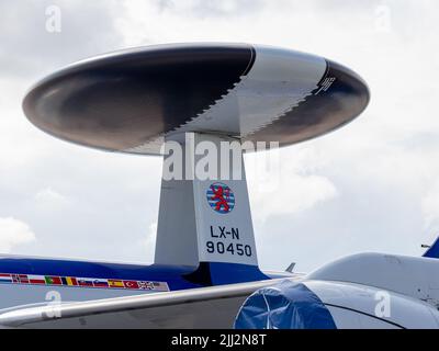 SIAULIAI / LITUANIE - 27 juillet 2019: OTAN Boeing E-3A AWACS (Airborn Warning & Control System) exposition statique de l'avion Faucon Wings 2019 Banque D'Images