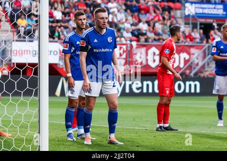 ENSCHEDE, PAYS-BAS - JUILLET 22: Tobias Mohr FC Schalke 04 lors du match amical entre FC Twente et FC Schalke 04 à de Grolsch Veste sur 22 juillet 2022 à Enschede, pays-Bas (photo de Marcel ter Bals/Orange Pictures) crédit: Orange pics BV/Alay Live News Banque D'Images