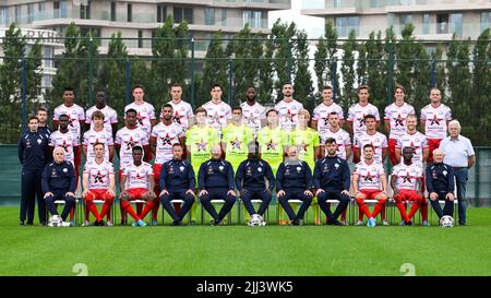 EMBARGO 16/07 les joueurs d'Essevee photographiés pendant la saison 2022-2023 photoshoot du club belge de la Jupiler Pro League SV Zulte Waregem, jeudi 07 juillet 2022 à Waregem. BELGA PHOTO TOM GOYVAERTS Banque D'Images