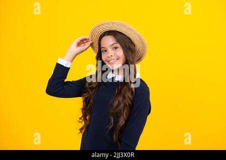 Petite fille de 12,13 ans, 14 ans sur fond isolé. Portrait de studio pour enfants. Le visage émotionnel des enfants. Banque D'Images