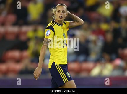 Leigh, Royaume-Uni. 22nd juillet 2022. Leigh, Angleterre, le 22nd juillet 2022. Nathalie Bjorn, de Suède, lors du championnat d'Europe des femmes de l'UEFA 2022 au Leigh Sports Village de Leigh. Crédit photo à lire: Darren Staples / Sportimage crédit: Sportimage / Alay Live News Banque D'Images