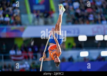 Oregon, États-Unis. 22nd juillet 2022. Championnats du monde d'athlétisme Oregon22 - sixième jour EUGENE, OREGON - 20 JUILLET : les athlètes participent au sixième jour des championnats du monde d'athlétisme Oregon22 à Hayward Field sur 20 juillet 2022 à Eugene, Oregon. EUGENE, ÉTATS-UNIS - 22 JUILLET : Rutger Koppelaar des pays-Bas en compétition sur le Pole Vault hommes pendant les Championnats du monde d'athlétisme sur 22 juillet 2022 à Eugene, États-Unis (photo par Andy Astfalck/BSR Agency) Atletiekunie crédit: Orange pics BV/Alay Live News Banque D'Images