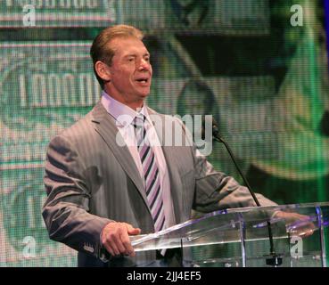 **PHOTO DE FICHIER** Vince McMahon prend sa retraite de WWE. 04 avril 2013 Vince McMahon assiste à la conférence de presse WrestleManania 29 au radio City Music Hall de New York. Crédit:RW/MediaPiunch Banque D'Images