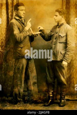 Portrait vintage de deux frères. Le cliché a été pris autour de 1935 ans. Banque D'Images