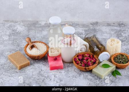 Cosmétiques fermentés à base de riz, de rose et de thé vert Banque D'Images