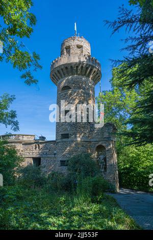 Le 18th siècle baroque Residenzschloss Ludwigsburg, inspiré par le château de Versailles. Bâtiments dans le jardin de conte de fées du parc du château. Baden-Wuert Banque D'Images