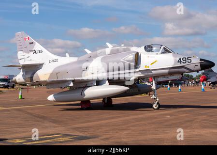 Douglas A-4N Skyhawk of Top Aces au Royal International Air Tattoo, RAF Fairford, Royaume-Uni. Haut Aces entrepreneur de défense pour le travail des forces armées canadiennes Banque D'Images