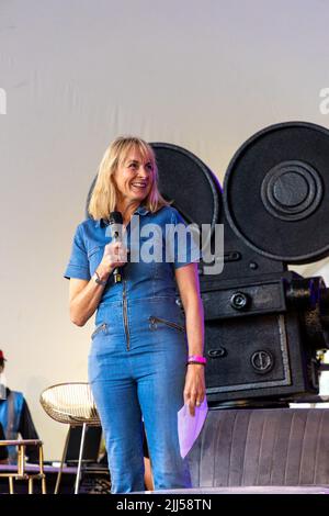 CarFest North, Cheshire, Royaume-Uni. 23rd juillet 2022. Sir Chris Hoy avec Louise Minchin à StarFest, une partie de CarFest North organisée par Chris Evans. Crédit : Julian Kemp/Alay Live News Banque D'Images