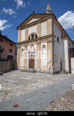 Une vue magnifique de l'église Saint Jacob et Philippe, Chiesa Valmalenco, SO, Valtellina, Italie Banque D'Images