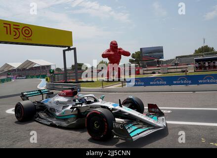 Le Castellet, France. 23rd juillet 2022. Motorsport: Championnat du monde de Formule 1, avant le Grand Prix de France, 3rd pratique: George Russell de Grande-Bretagne de l'écurie Mercedes dirige sa voiture de la voie de la fosse. Le Grand Prix de France aura lieu le 24.07.2022. Credit: Hasan Bratic/dpa/Alay Live News Banque D'Images