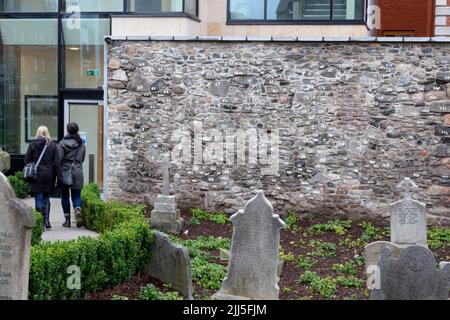 Cimetière de St. James à l'extérieur de la distillerie Pearse Lyons, St. James, Dublin, Irlande. Banque D'Images