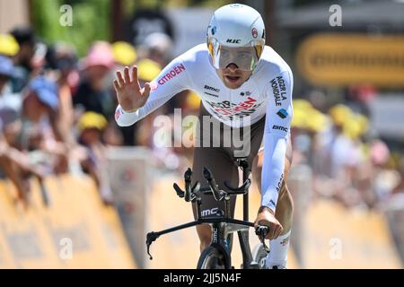 France. 23rd juillet 2022. Français Benoit Cosnefroy de AG2R Citroën photographié en action pendant la phase 20 de la course cycliste Tour de France, un essai individuel de 40,7km temps de Lacapelle-Marival à Rocamadour, France, le samedi 23 juillet 2022. Le Tour de France de cette année a lieu du 01 au 24 juillet 2022. BELGA PHOTO DAVID STOCKMAN - UK OUT crédit: Belga News Agency/Alay Live News Banque D'Images