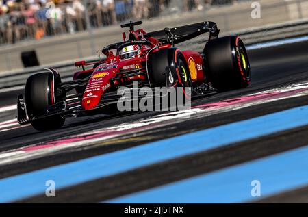 LE CASTELLET - Charles Leclerc (Ferrari) lors des qualifications avant le Grand Prix de France F1 au circuit Paul Ricard sur 23 juillet 2022 au Castellet, France. REMKO DE WAAL Banque D'Images