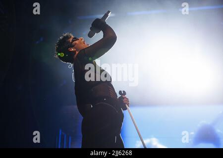 BARCELONE - 17 JUIN : Natky Peluso (Trap, jazz, rap et salsa chanteur et danseur) se produit sur scène au Festival de Sonar sur 17 juin 2022 à Barcelone, SPAI Banque D'Images