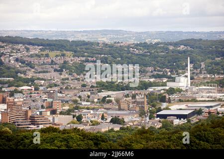 Vue sur la ville de Huddersfield depuis Castle Hill Banque D'Images