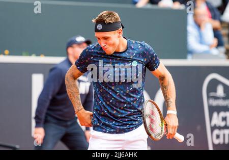 Hambourg, Allemagne. 23rd juillet 2022. Tennis: ATP Tour, célibataires, hommes, demi-finales: Alcaraz (Espagne) - Molcan (Slovaquie). Alex Molcan réagit. Credit: Daniel Bockwoldt/dpa/Alay Live News Banque D'Images