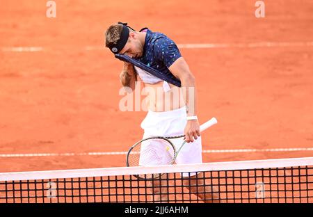 Hambourg, Allemagne. 23rd juillet 2022. Tennis: ATP Tour, célibataires, hommes, demi-finales: Alcaraz (Espagne) - Molcan (Slovaquie). Alex Molcan réagit. Credit: Daniel Bockwoldt/dpa/Alay Live News Banque D'Images