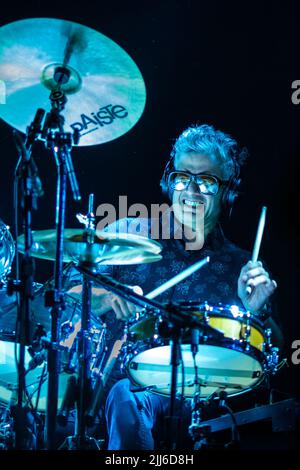 Diego Bartaburu se produit lors du concert de 'No te va a gustar'. Banque D'Images