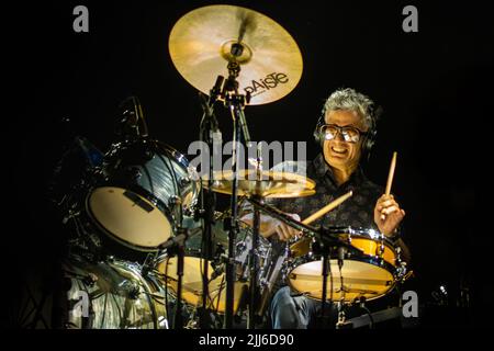 Diego Bartaburu se produit lors du concert de 'No te va a gustar'. Banque D'Images